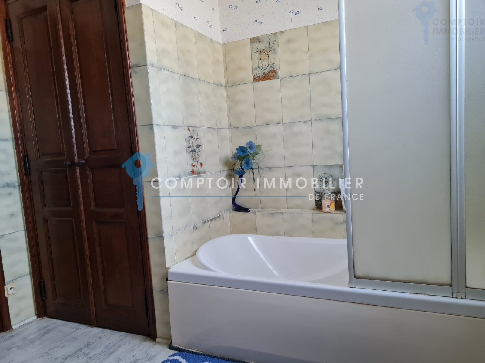 Vente DEPT ARDECHE (07) A VENDRE UZER maison 140 m² env. sur 1 hect