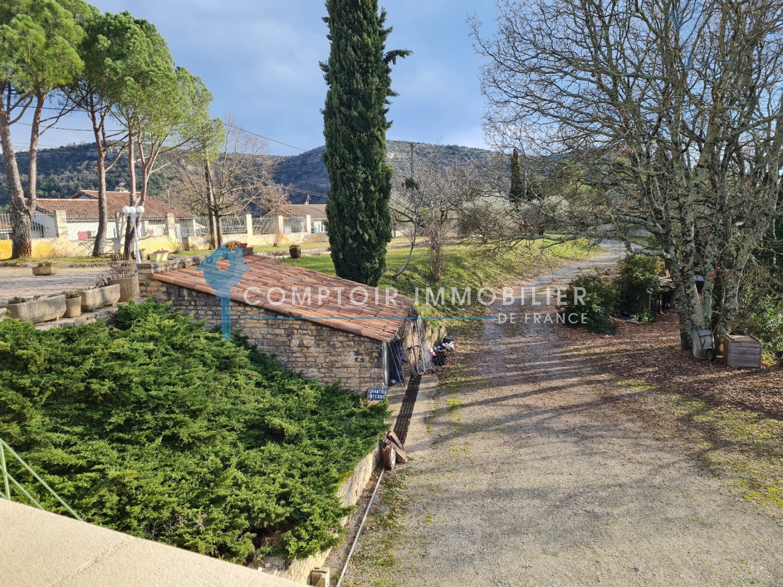 Vente DEPT ARDECHE (07) A VENDRE UZER maison 140 m² env. sur 1 hect