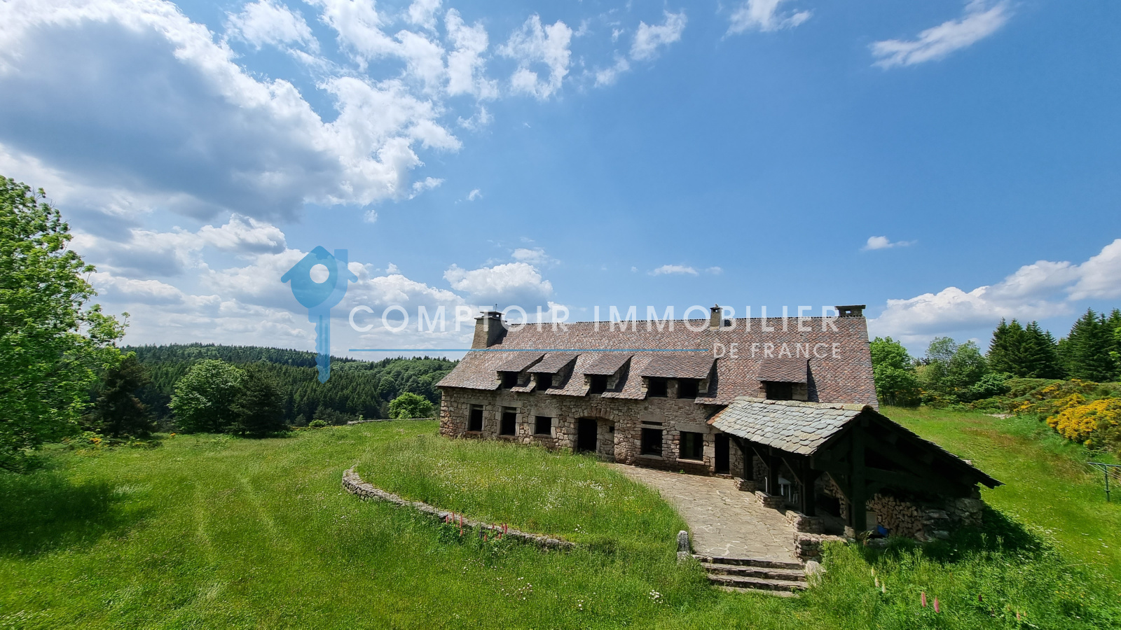 Vente Dépt.(07) A VENDRE SECTEUR LAC D'ISSARLES COUCOURON